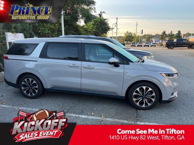 Used 2022 Kia Carnival EX FWD image 1