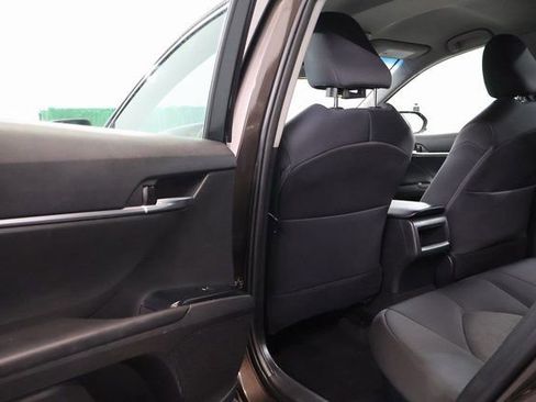 Used 2018 Toyota Camry LE image 27