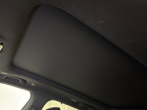 Used 2022 Jeep Grand Cherokee Overland w/ Luxury Tech Group IV image 14