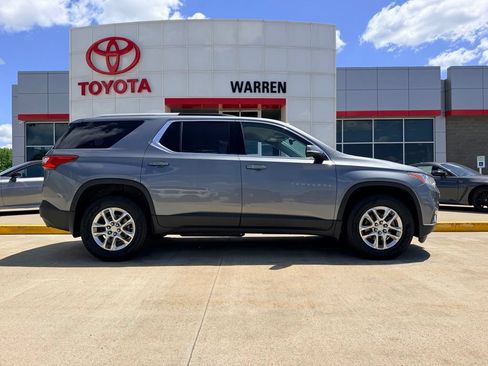 Used 2018 Chevrolet Traverse LT FWD image 4