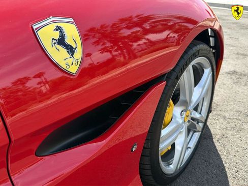 Used 2019 Ferrari Portofino RWD image 53
