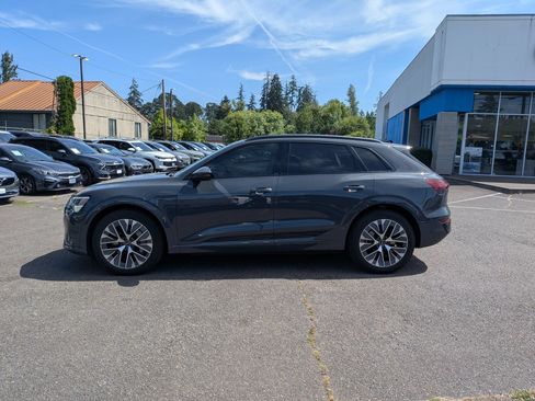Used 2024 Audi Q8 e-tron Premium Plus w/ Prestige Package AWD/4WD image 2
