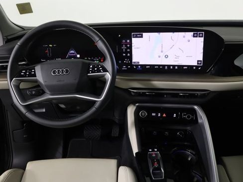 Used 2025 Audi Q5 Premium Plus w/ Premium Plus AWD/4WD image 21