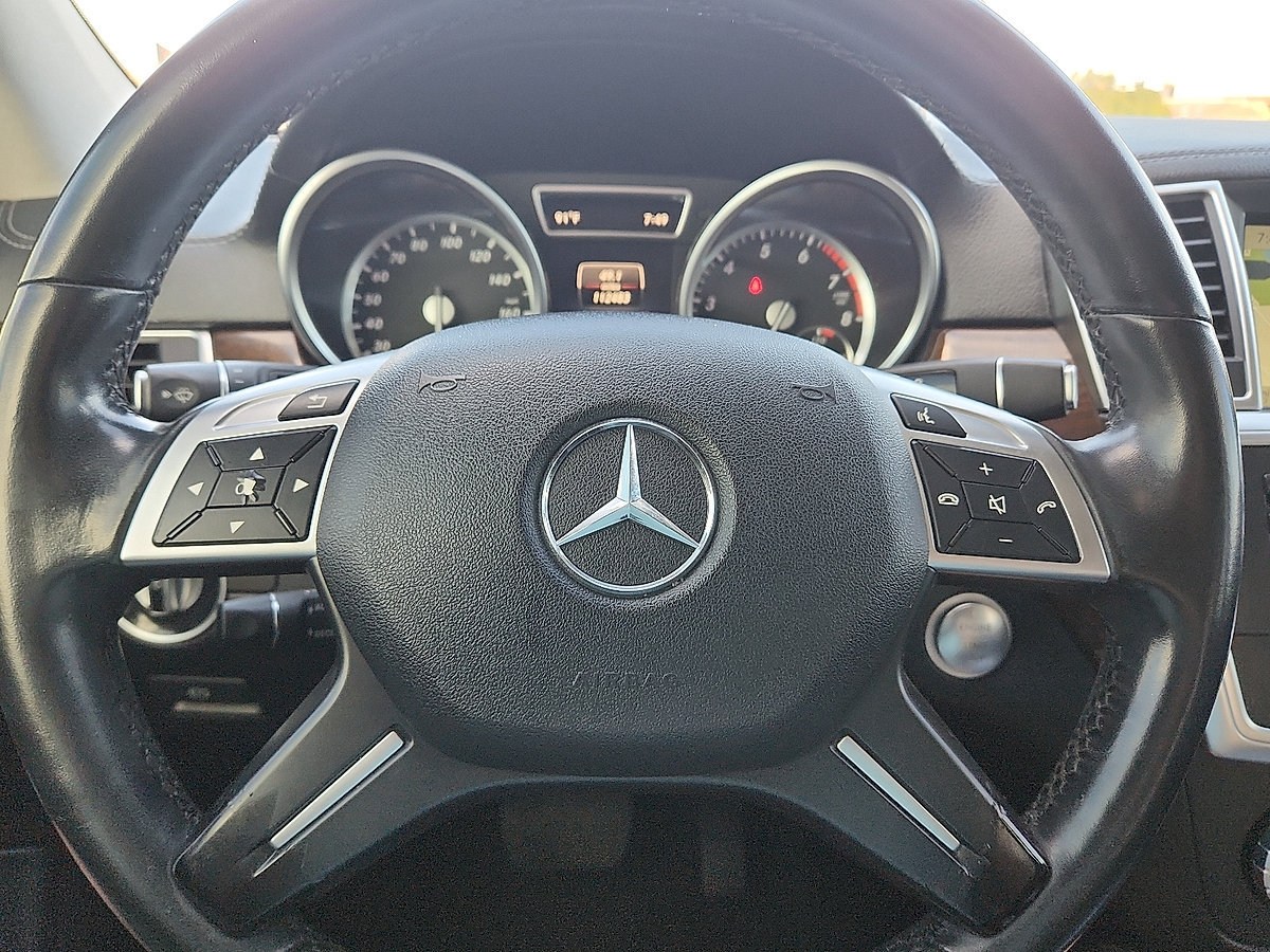 Used 2015 Mercedes-Benz GL 450 4MATIC w/ Lane Tracking Package image 12