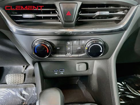 Used 2025 Buick Encore GX Preferred FWD image 22