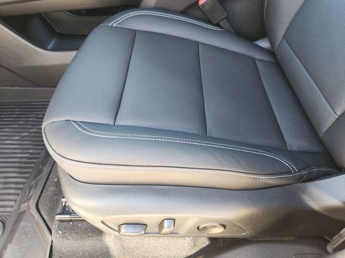 New 2026 Chevrolet Traverse LT image 17