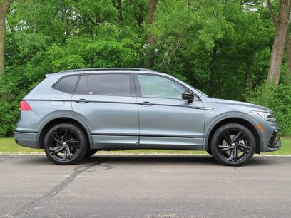 Used 2024 Volkswagen Tiguan SE R-Line