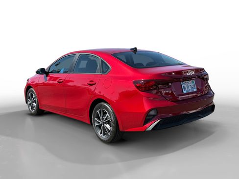 Used 2024 Kia Forte LXS FWD image 3