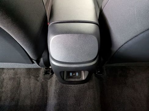Used 2025 Hyundai Elantra SEL FWD image 28