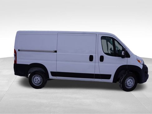 Used 2025 RAM ProMaster 2500 w/ Convenience Group image 3