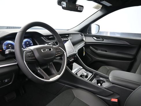 New 2025 Jeep Grand Cherokee L Altitude image 23