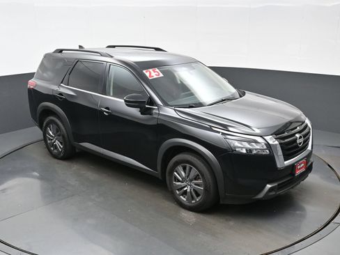 Used 2025 Nissan Pathfinder SV AWD/4WD image 37