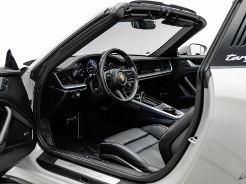 Used 2022 Porsche 911 Targa 4S AWD/4WD image 41