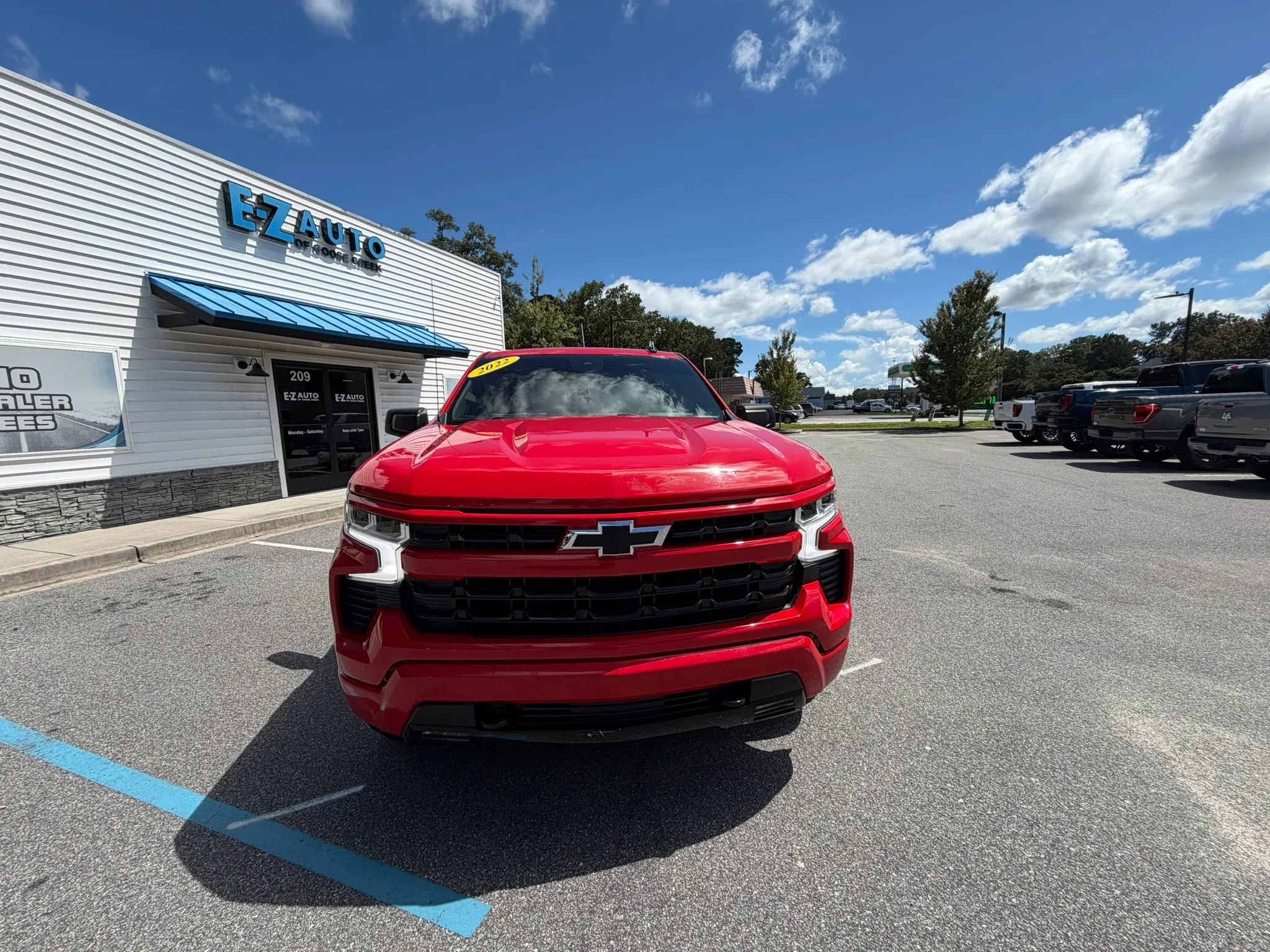 Used 2022 Chevrolet Silverado 1500 RST w/ Z71 Off-Road Package AWD/4WD image 4