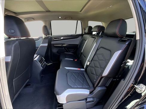 New 2026 Volkswagen Atlas Peak Edition AWD/4WD image 23