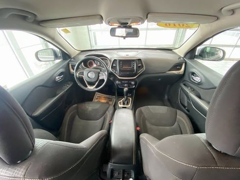 Used 2016 Jeep Cherokee Latitude w/ Cold Weather Group image 15