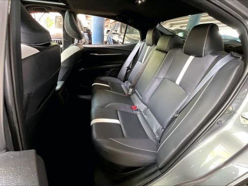 Used 2025 Toyota Camry SE w/ Convenience Package image 19