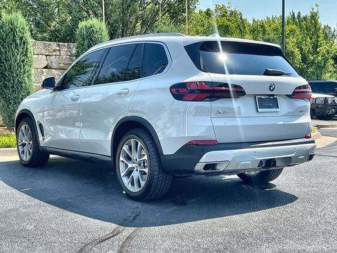 Used 2024 BMW X5 xDrive40i w/ Premium Package AWD/4WD image 3