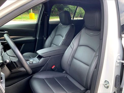 Used 2025 Cadillac XT4 Premium Luxury FWD image 23