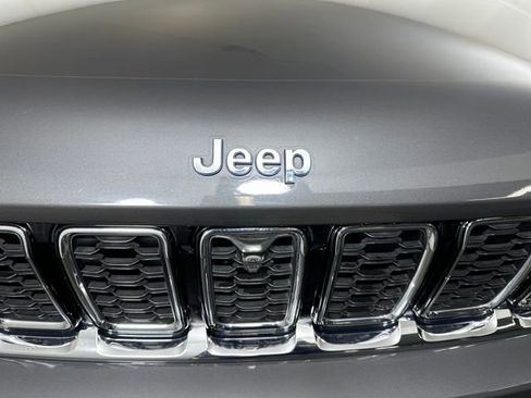 Used 2023 Jeep Grand Cherokee 4WD 4xe w/ Luxury Tech Group II image 9