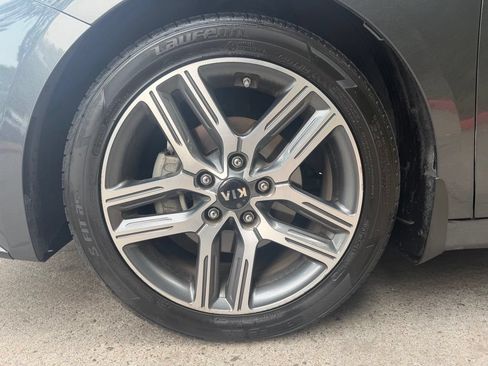 Used 2019 Kia Forte S w/ S Premium Package FWD image 9