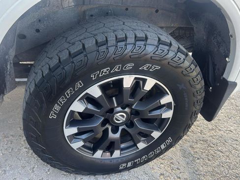 Used 2018 Nissan Titan PRO-4X AWD/4WD image 25