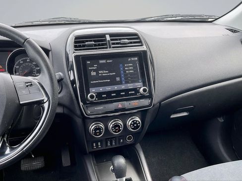 Used 2024 Mitsubishi Outlander Sport SE AWD/4WD image 6