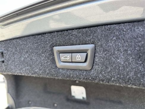 Used 2020 BMW 530i xDrive w/ Executive Package image 17