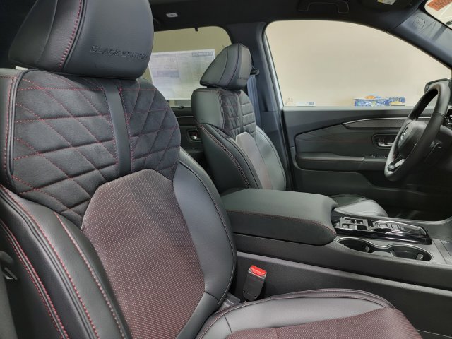 New 2026 Honda Pilot Black Edition image 15