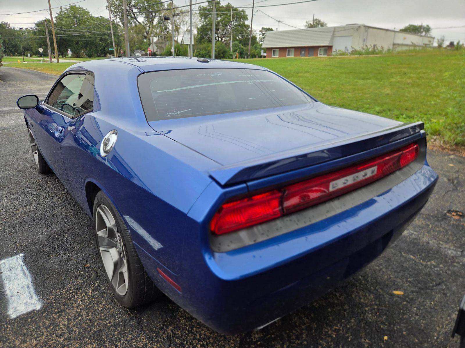 Used 2012 Dodge Challenger R/T RWD image 2