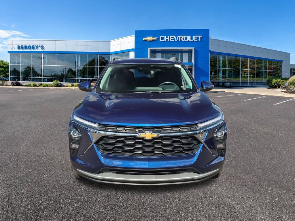Certified 2024 Chevrolet Trax LT w/ Driver Confidence Package FWD image 3