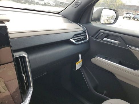 New 2026 GMC Acadia Elevation image 25