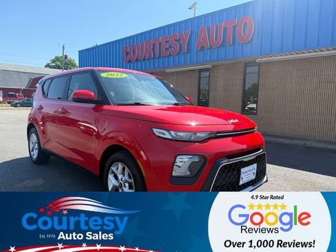 Used 2022 Kia Soul LX w/ Technology Package FWD image 1