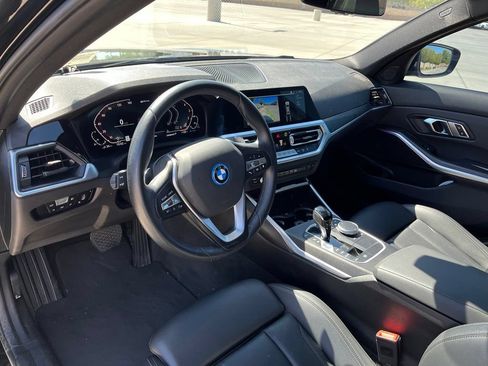 Used 2022 BMW 330e w/ Driving Assistance Package RWD image 11