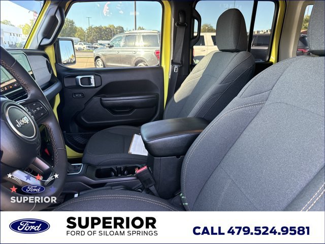 Used 2024 Jeep Wrangler Unlimited AWD/4WD image 6