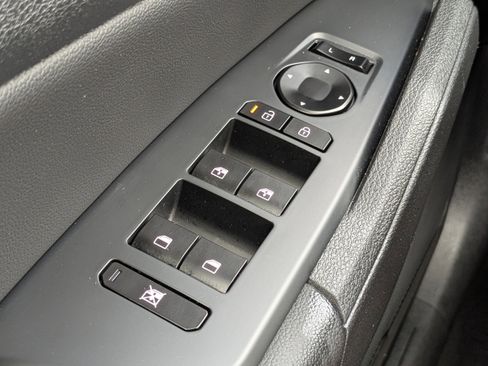 Used 2026 Kia Sportage EX FWD image 28