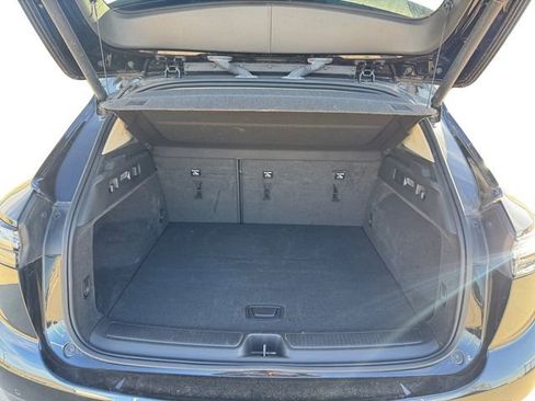 Used 2023 Buick Envision Avenir image 16