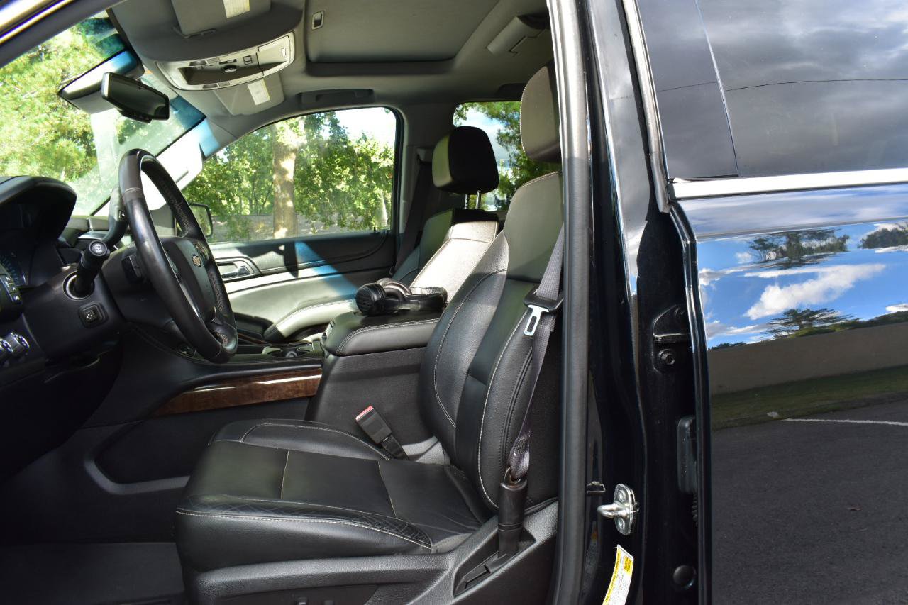 Used 2016 Chevrolet Tahoe LT w/ Luxury Package AWD/4WD image 12