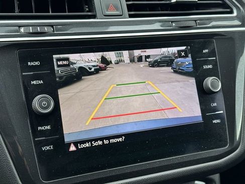 Used 2019 Volkswagen Tiguan SE image 20