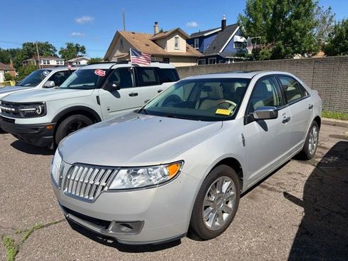 Used 2010 Lincoln MKZ FWD image 3