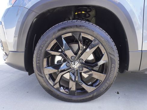 Used 2023 Volkswagen Taos SE FWD image 22