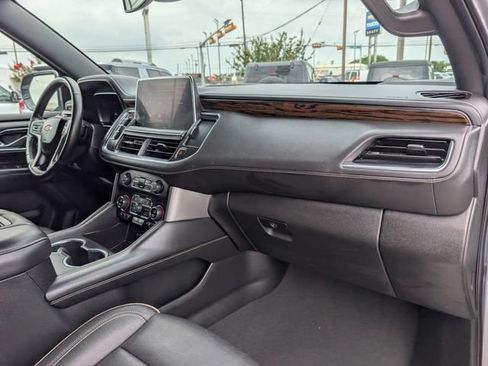 Used 2024 Chevrolet Suburban Premier RWD image 26
