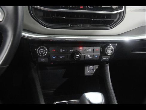 Used 2022 Jeep Compass Limited AWD/4WD image 14