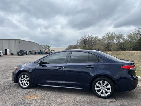 Used 2025 Toyota Corolla LE image 9