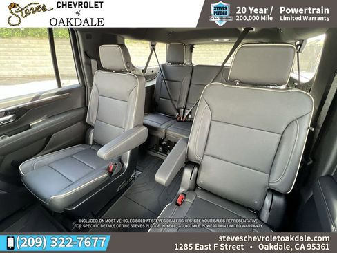 Used 2025 Chevrolet Suburban Premier AWD/4WD image 29