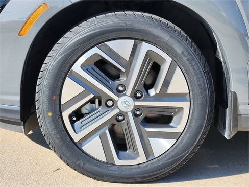 Certified 2023 Hyundai Kona SE image 7