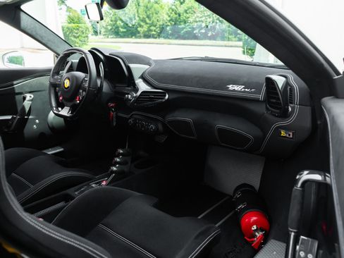 Used 2015 Ferrari 458 Speciale Coupe RWD image 20