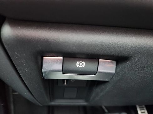 Used 2023 Land Rover Defender 130 X AWD/4WD image 21