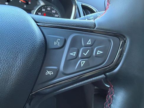 Used 2023 Chevrolet Equinox RS AWD/4WD image 18