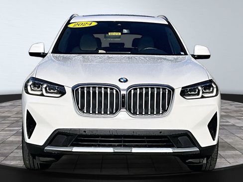Used 2024 BMW X3 sDrive30i w/ Convenience Package RWD image 3